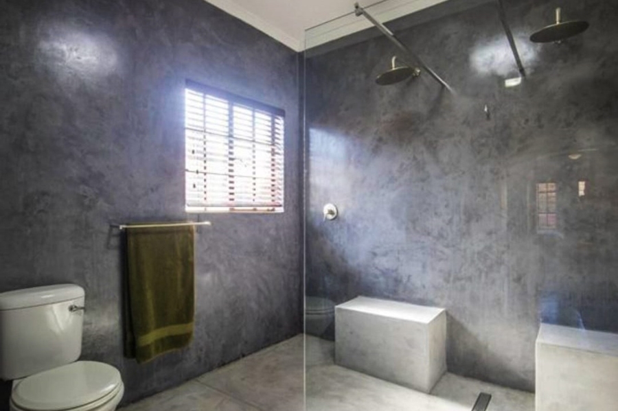5 Bedroom Property for Sale in Safari Gardens North West
